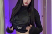 这谁遭得住呀~树奈奈cos美女搜查官：这次 小伞必定是躲不过！