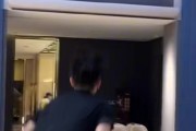 天赋如何？巴特尔晒儿子勉扣视频：一晃眼 臭小子也长大了