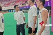 杜锋携弟子助阵广东U16女足：3大球要互相支持 互相学习 互相促进